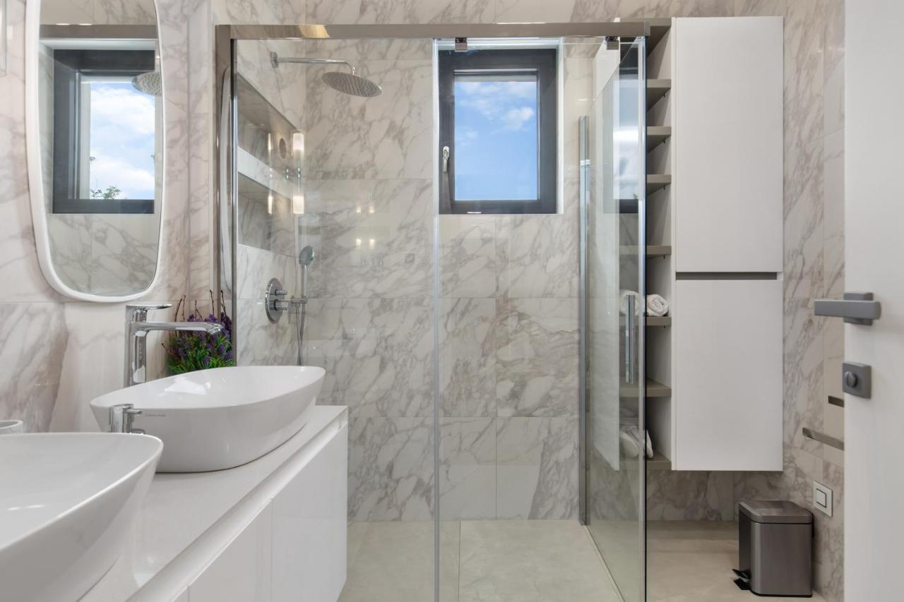 Luxury Apartment Iris Adriatica ***** Opatija Exterior foto